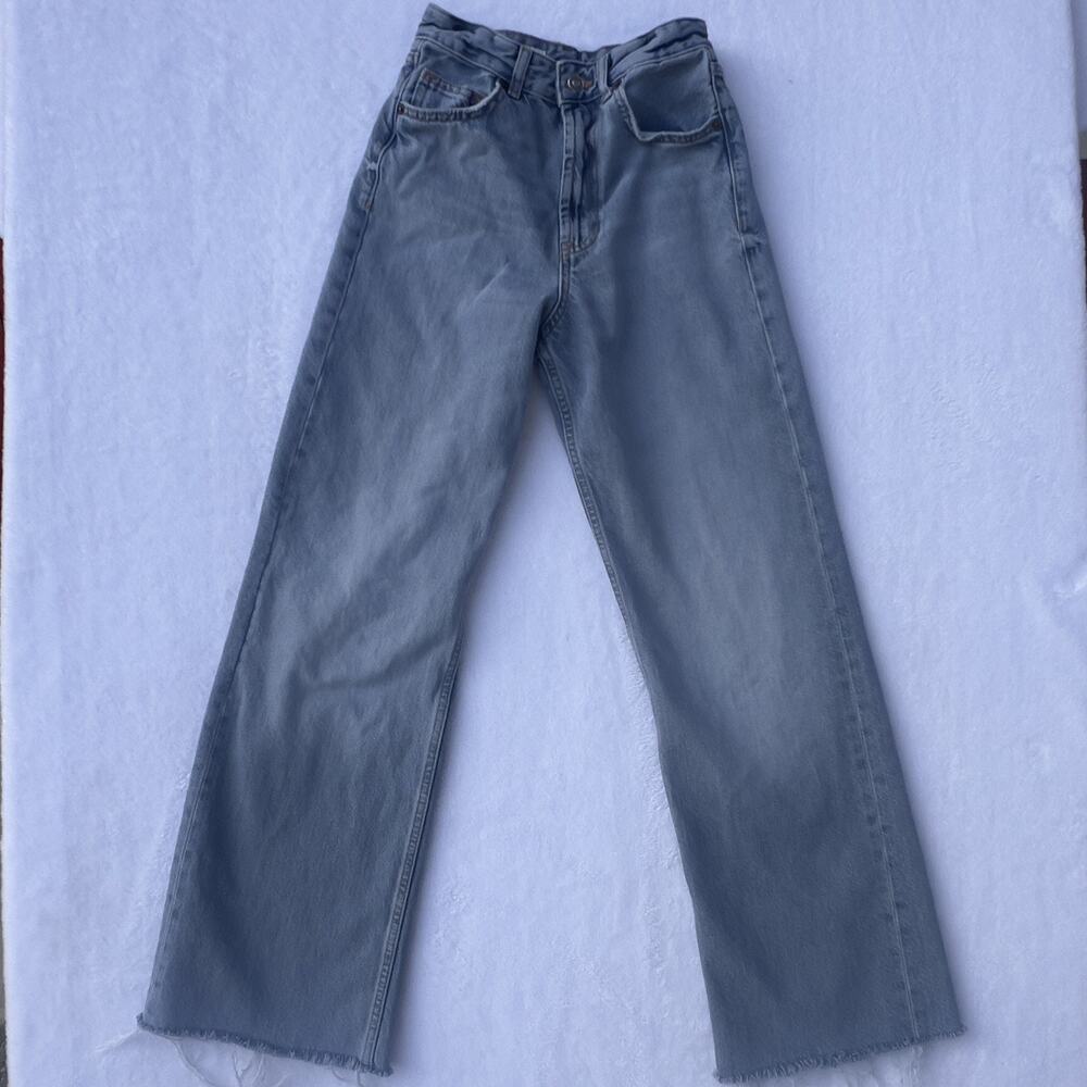 Zara Womens Jeans Size 4 Light Wash High Rise Wide Leg Raw Hem Denim Y2K